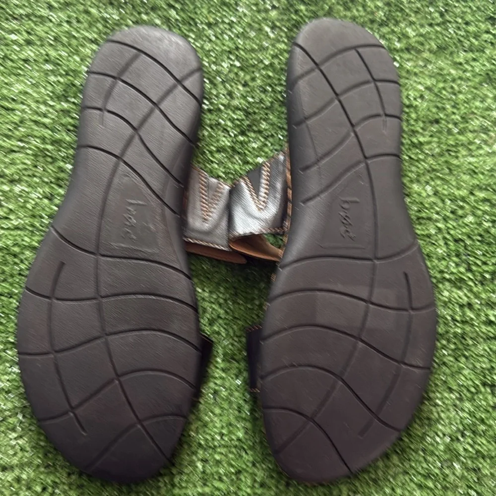 NWOT BOC Women’s Black Slip on Sandals with Adjustable Side Strap